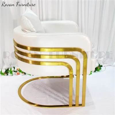 Comodo divano singolo in velluto a un posto